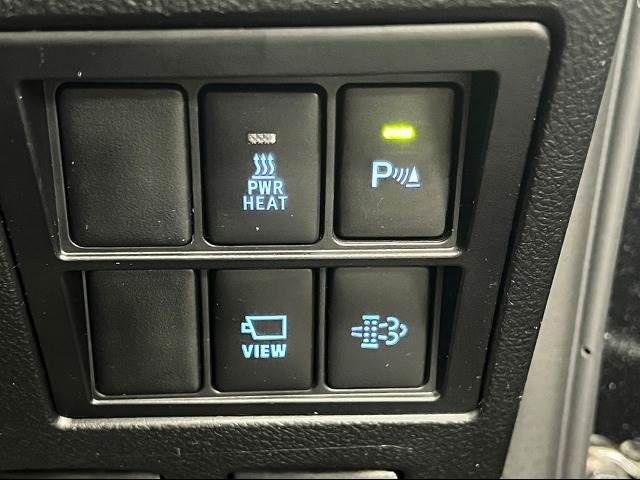 Toyota HILUX 2021-12 185400-6
