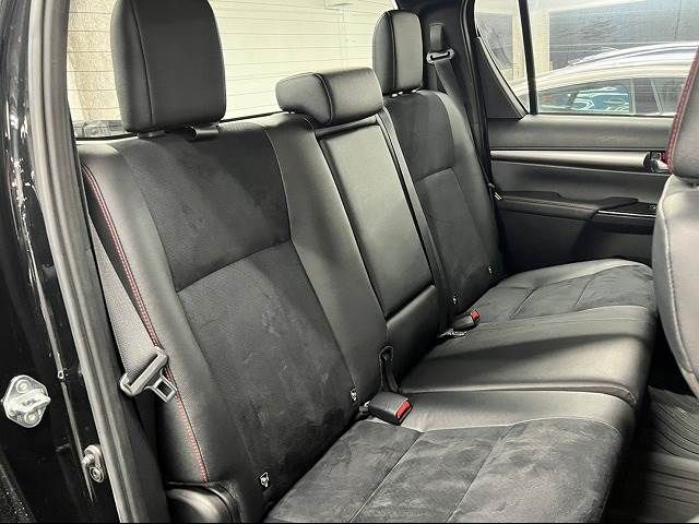 Toyota HILUX 2021-12 185400-8