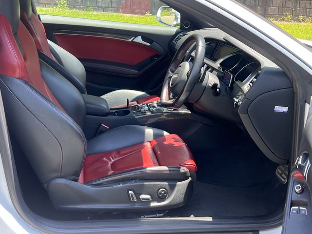 Audi S5 2012-06 3089-7