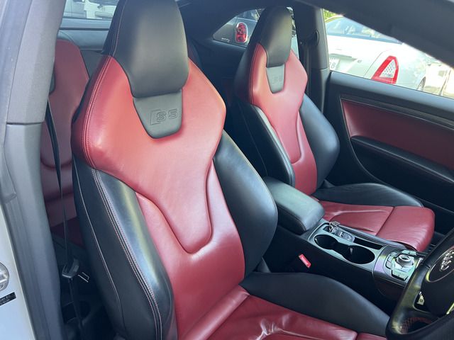 Audi S5 2012-06 3089-6