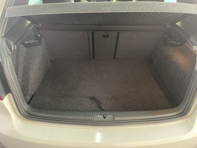 VolksWagen GOLF 2010-07 184087-23