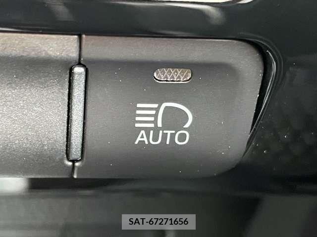 Toyota PRIUS PHV 2018-09 230353-17