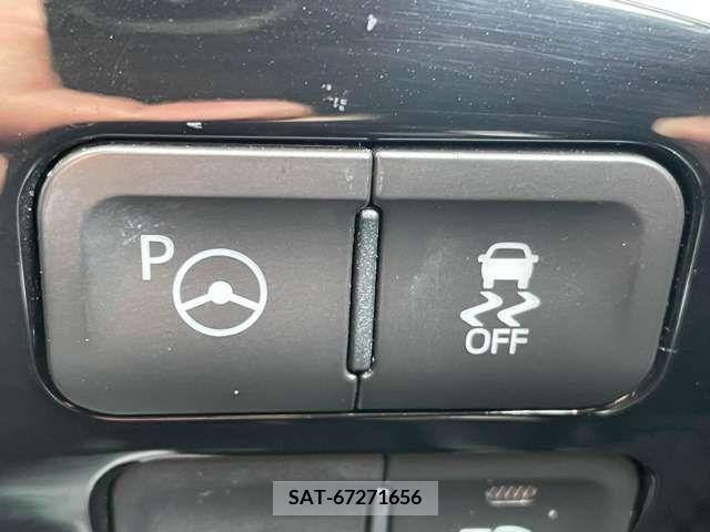 Toyota PRIUS PHV 2018-09 230353-16