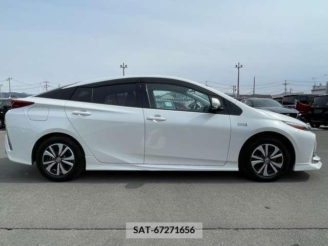 Toyota PRIUS PHV 2018-09 230353-6