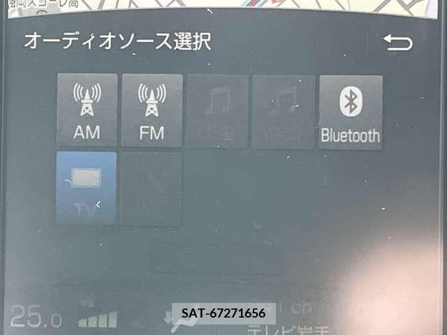 Toyota PRIUS PHV 2018-09 230353-13