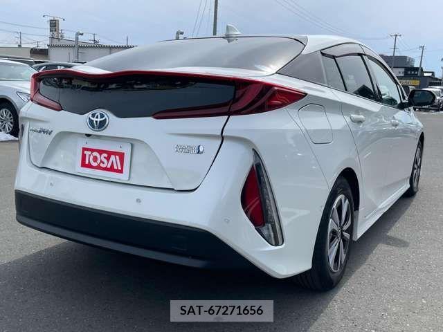 Toyota PRIUS PHV 2018-09 230353-1