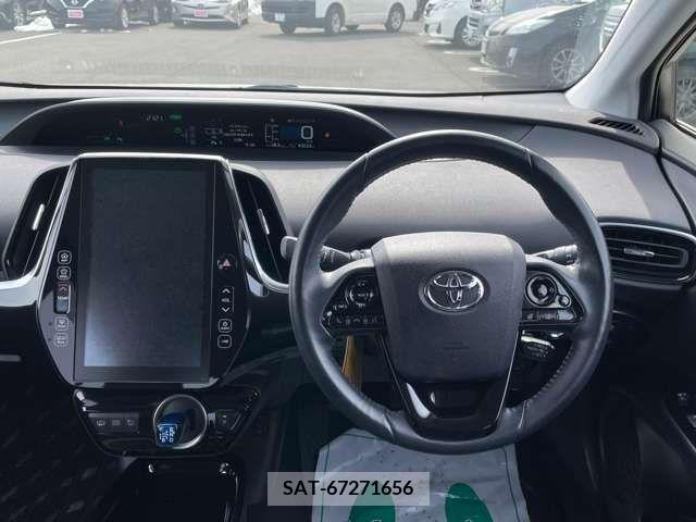 Toyota PRIUS PHV 2018-09 230353-10