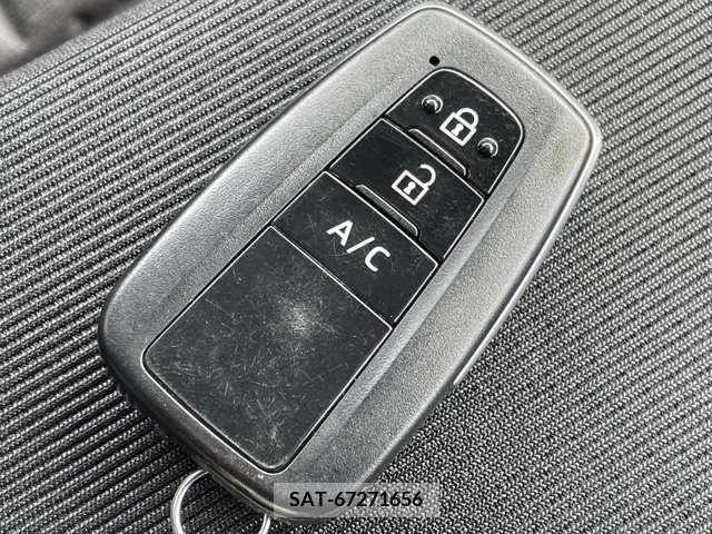 Toyota PRIUS PHV 2018-09 230353-19