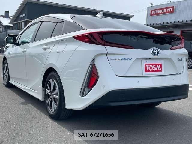 Toyota PRIUS PHV 2018-09 230353-8