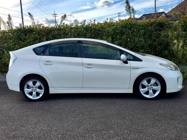 Toyota PRIUS 2014-02 12014-2