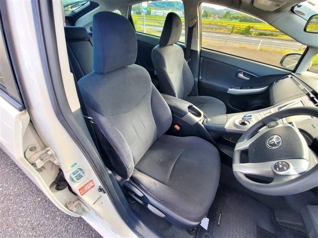 Toyota PRIUS 2014-02 12014-8