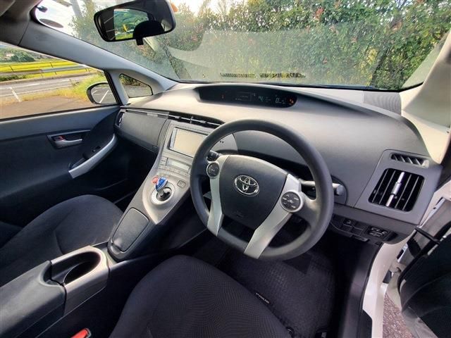 Toyota PRIUS 2014-02 12014-6