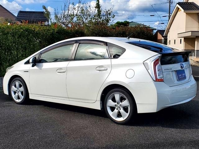 Toyota PRIUS 2014-02 12014-4