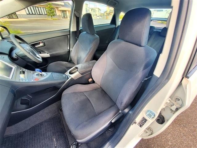 Toyota PRIUS 2014-02 12014-9
