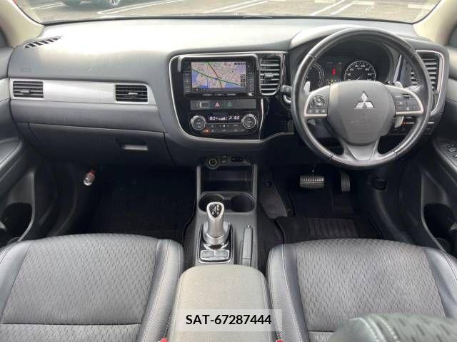 Mitsubishi OUTLANDER PHEV 2014-07 381543-1