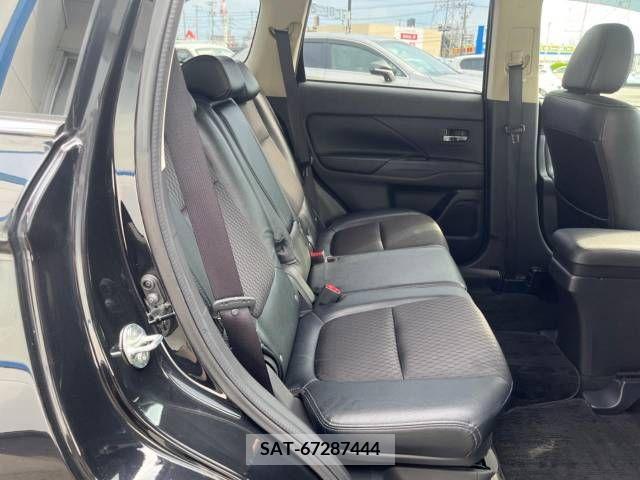 Mitsubishi OUTLANDER PHEV 2014-07 381543-9