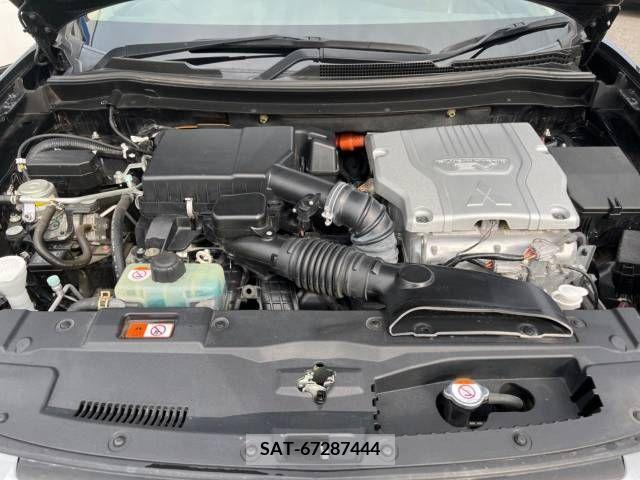 Mitsubishi OUTLANDER PHEV 2014-07 381543-18
