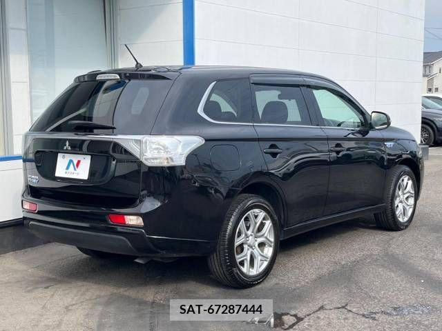 Mitsubishi OUTLANDER PHEV 2014-07 381543-17