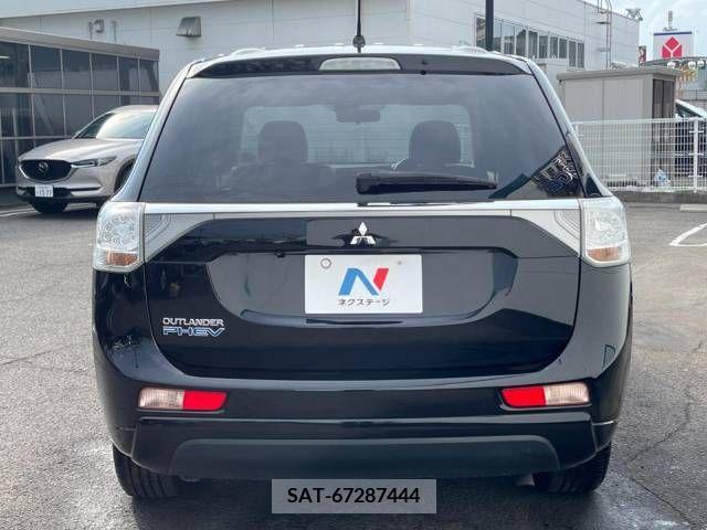 Mitsubishi OUTLANDER PHEV 2014-07 381543-15