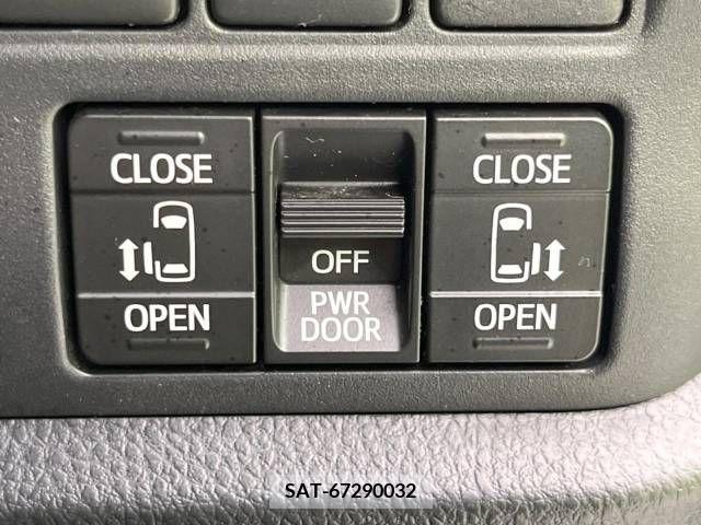 Toyota VOXY 2018-03 288856-6