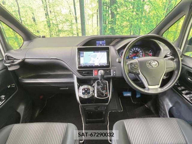 Toyota VOXY 2018-03 288856-1
