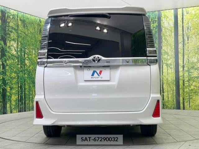 Toyota VOXY 2018-03 288856-16