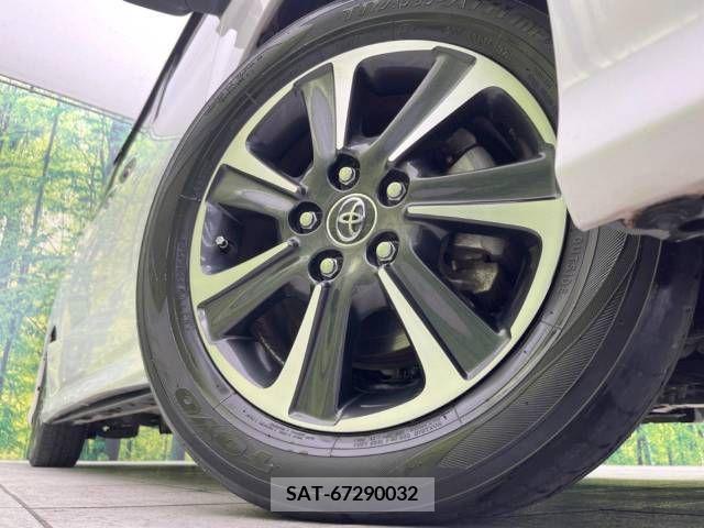 Toyota VOXY 2018-03 288856-14