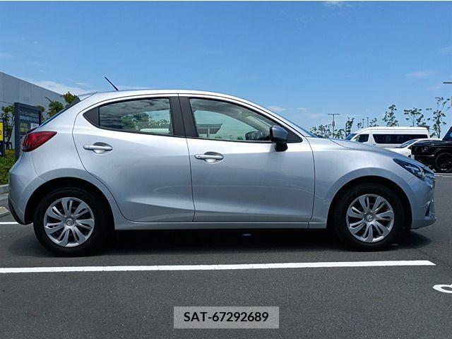 Mazda DEMIO 2018-02 301900-11