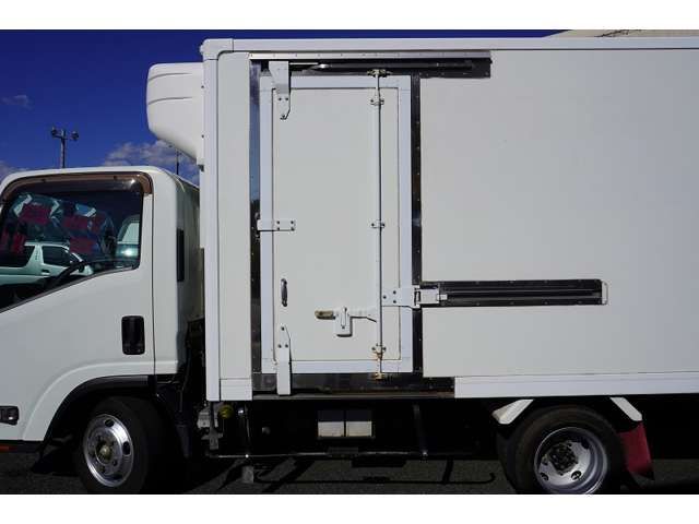Isuzu ELF TRUCK 2017-06 15088-16