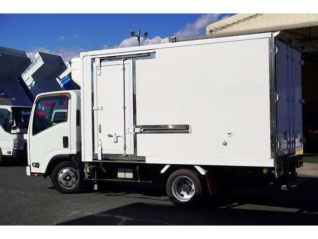 Isuzu ELF TRUCK 2017-06 15088-6
