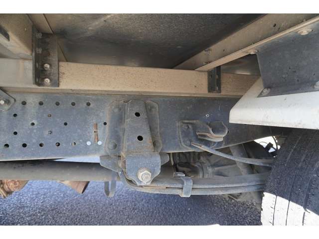 Isuzu ELF TRUCK 2017-06 15088-9