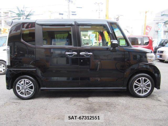 Honda N BOX CUSTOM 2017-03 209704-4