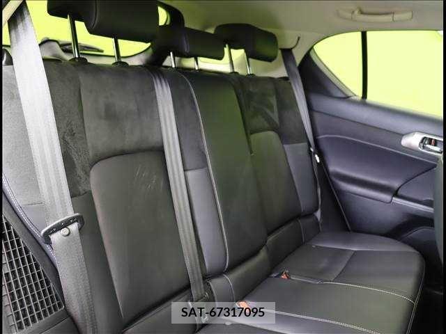 Lexus CT 2018-07 225402-24