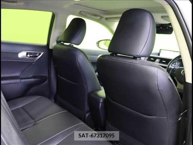 Lexus CT 2018-07 225402-25