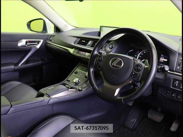 Lexus CT 2018-07 225402-19