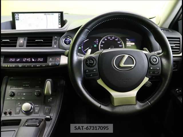 Lexus CT 2018-07 225402-20