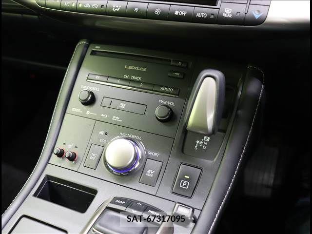 Lexus CT 2018-07 225402-15
