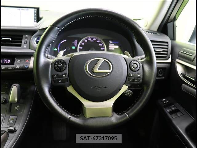 Lexus CT 2018-07 225402-7