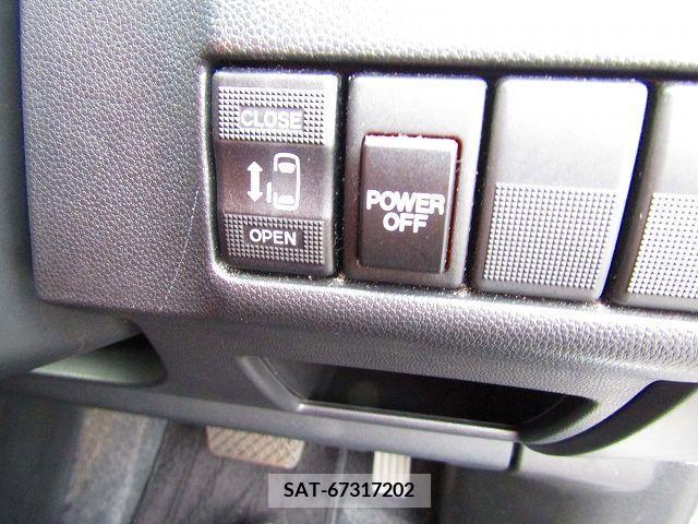 Nissan LAFESTA 2015-03 251709-16