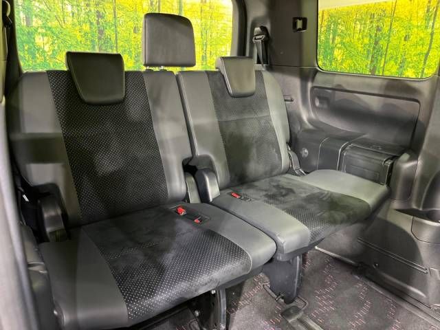 Toyota VOXY 2021-03 182357-10