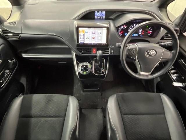 Toyota VOXY 2021-03 182357-1