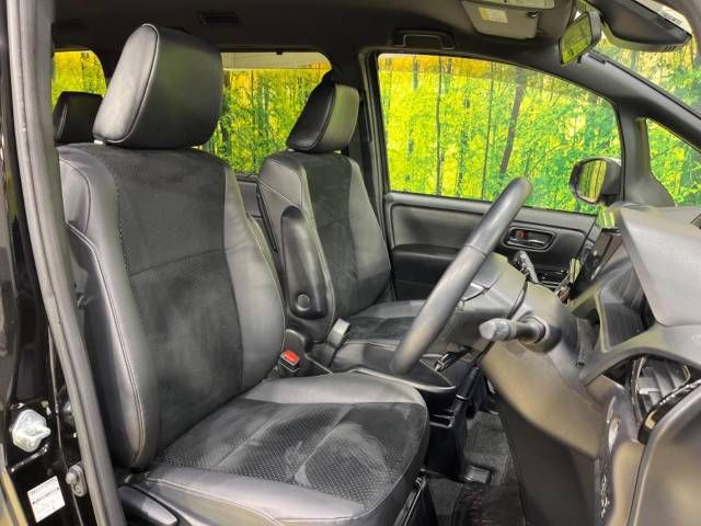 Toyota VOXY 2021-03 182357-8