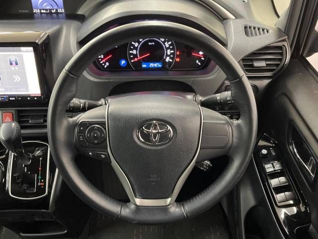 Toyota VOXY 2021-03 182357-12