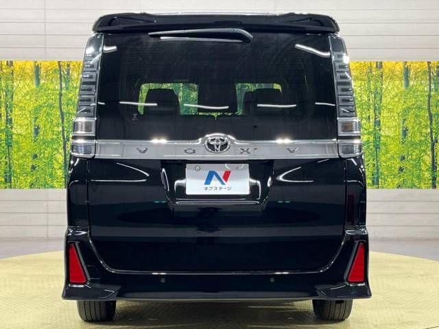 Toyota VOXY 2021-03 182357-16