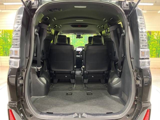 Toyota VOXY 2021-03 182357-11