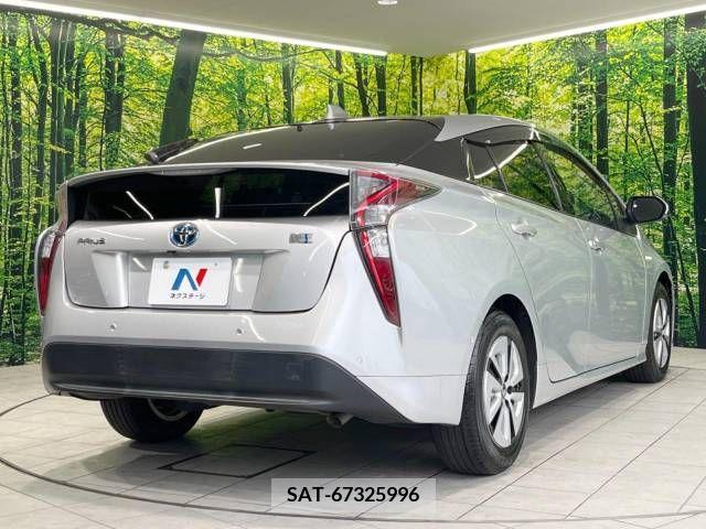 Toyota PRIUS 2017-06 326501-17