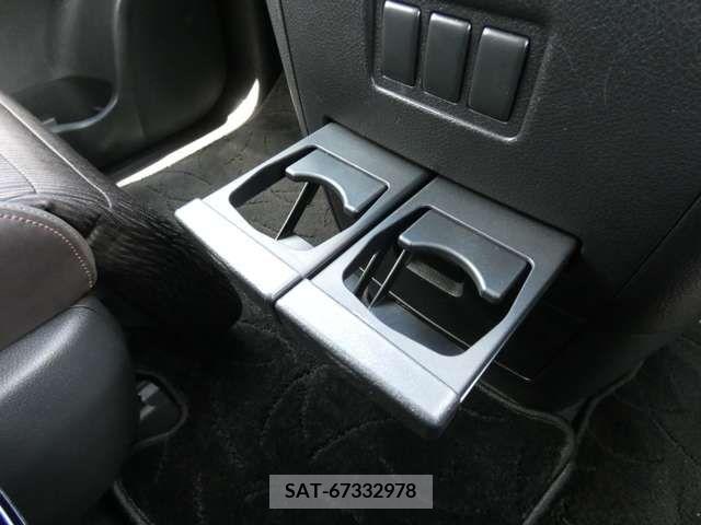 Nissan ELGRAND 2021-01 390640-17