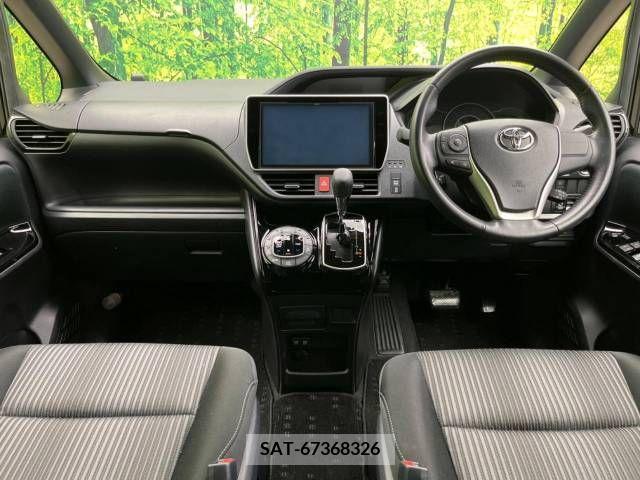 Toyota VOXY 2017-08 394977-1