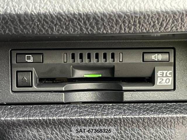 Toyota VOXY 2017-08 394977-6