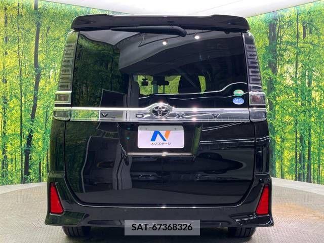 Toyota VOXY 2017-08 394977-16
